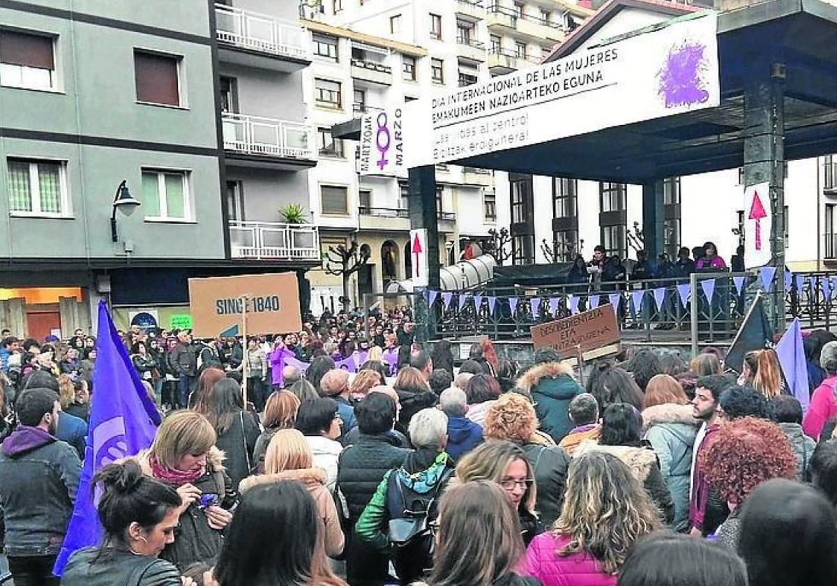 Mallabia Refuerza Su Compromiso Con La Igualdad Para Visibilizar El 8